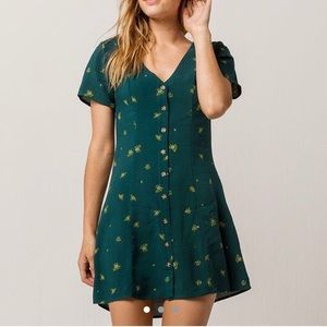 Green Short Sleeve Mini Dress 👗